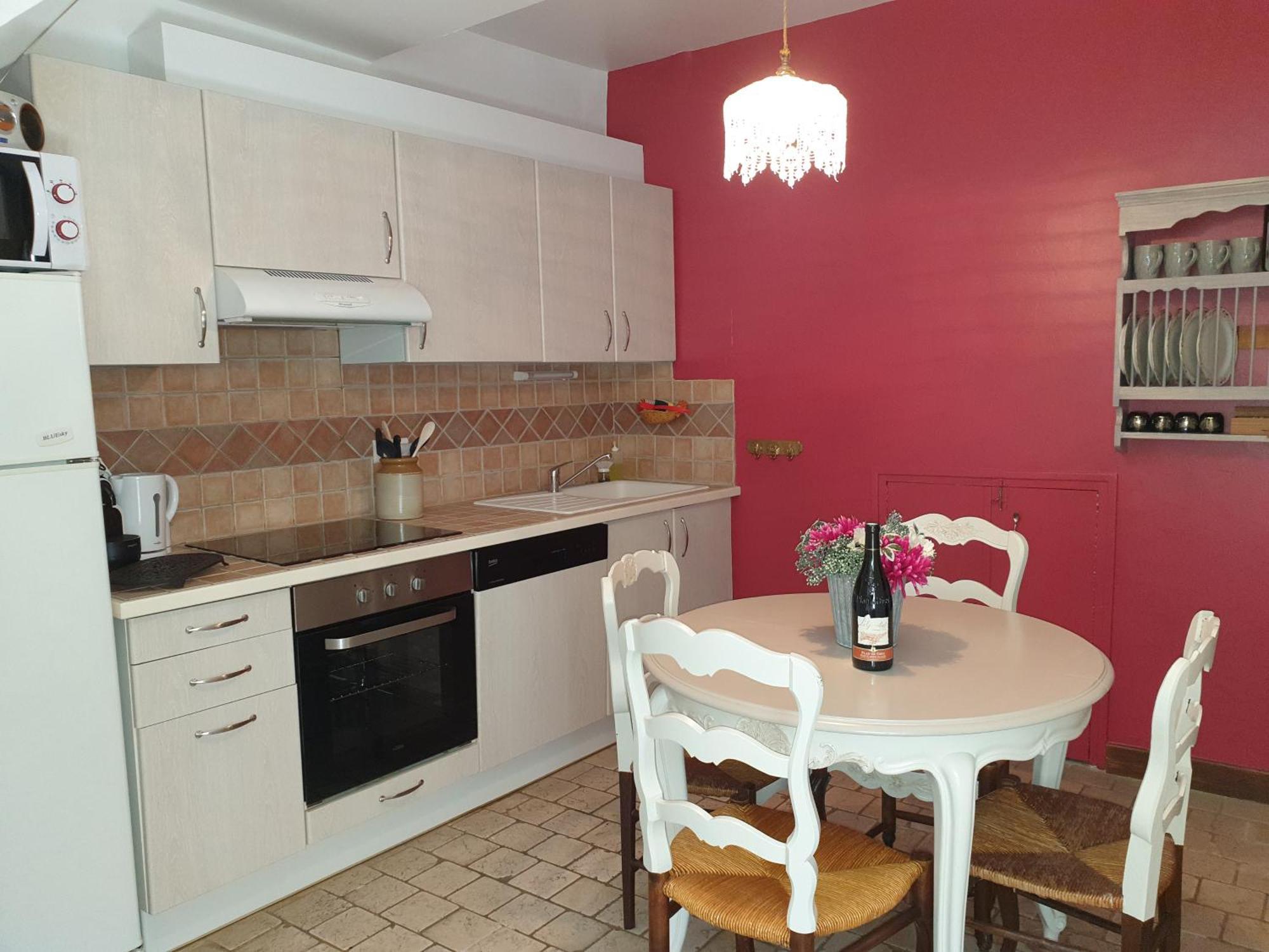 Ferienhaus L'angelus, De Charme Au Coeur Du Vieux Village De *