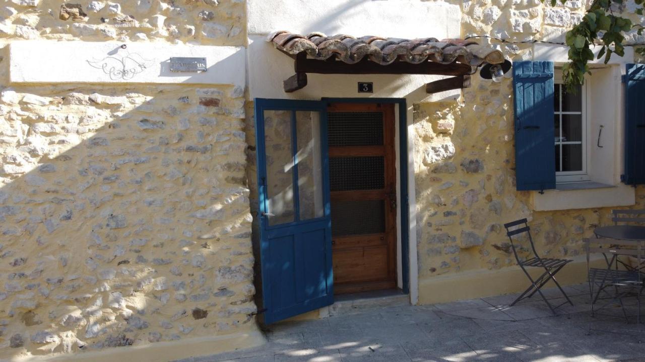 L'angélus, De Charme Au Coeur Du Vieux Village De Hébergement de vacances Sablet